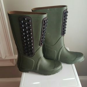 BCBG MAXAZRIA Rain Boots - SUPER Cute for Spring!